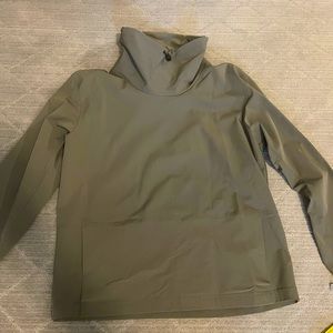 BCBG olive green pull over windbreaker